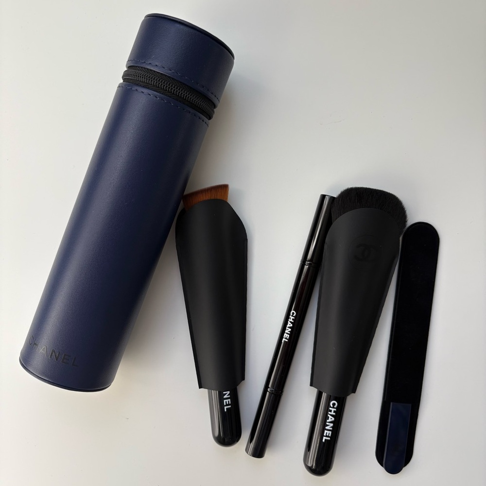 Chanel Codes Couleur Limited Edition Travel Brush Set- Fugueuse (Navy Blue)